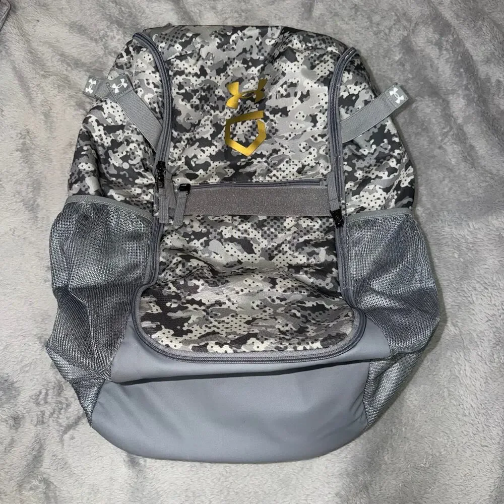 Under Armour Baseball Bat Backpack Gray Digital Camo Gold Logo Bat Pack